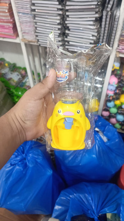 Mini duck water dispenser toy with 3 cups for kids pretend play